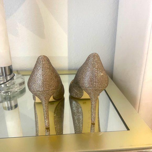 Shoes - Picture 4 of 5